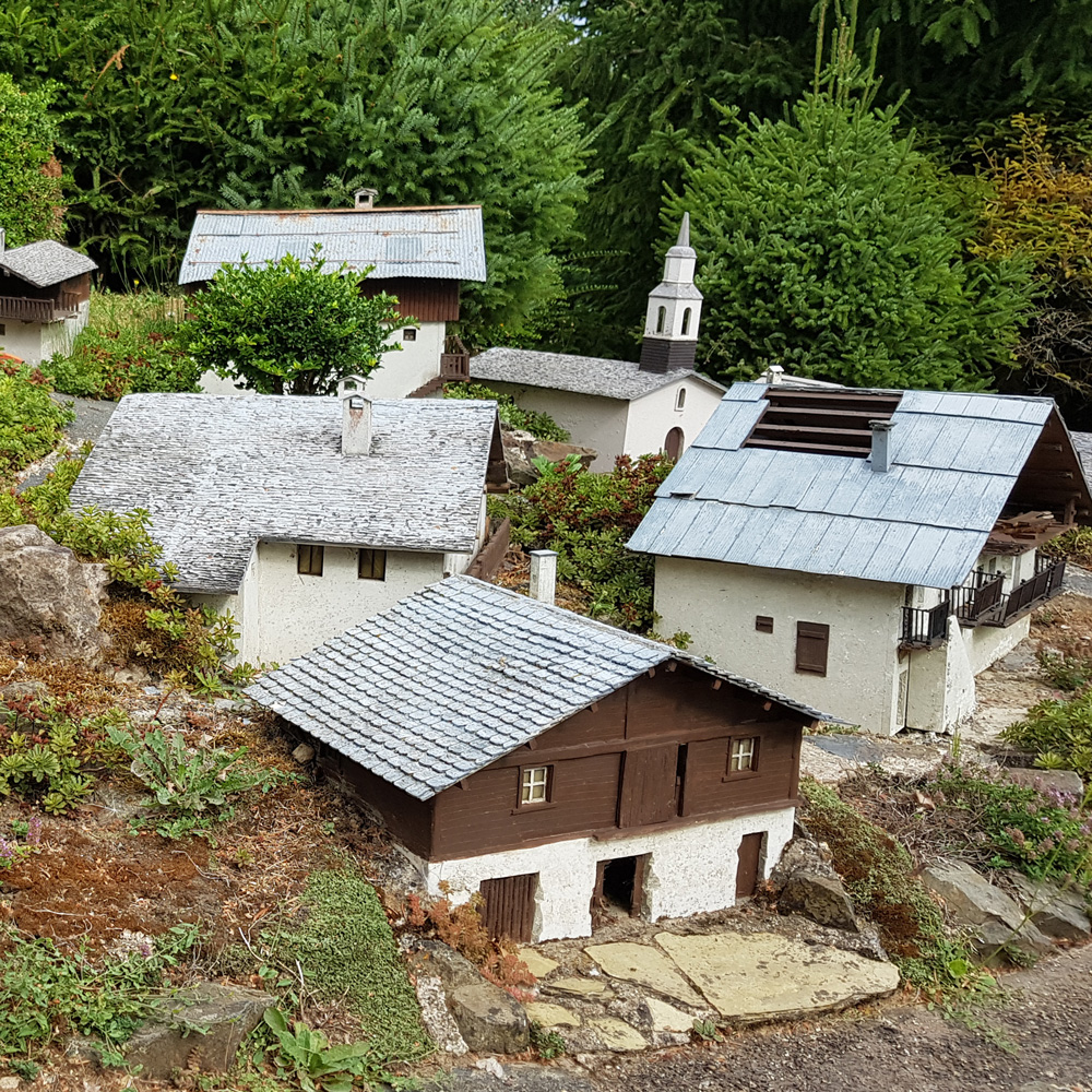 Village des alpes France Miniature