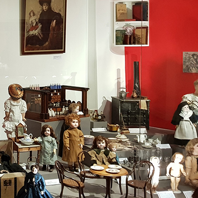 Les poupées au musée du jouet à Poissy