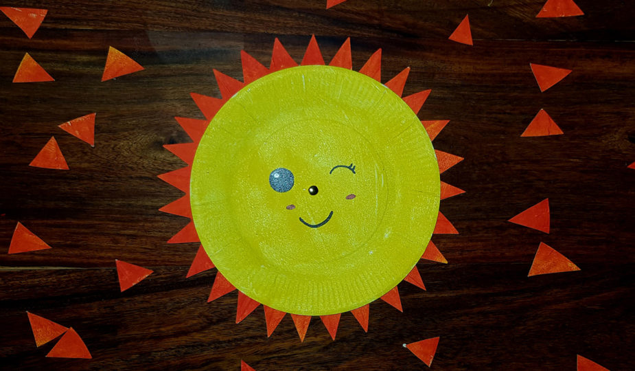 créer un soleil kawaii avec des rayons qui tournent