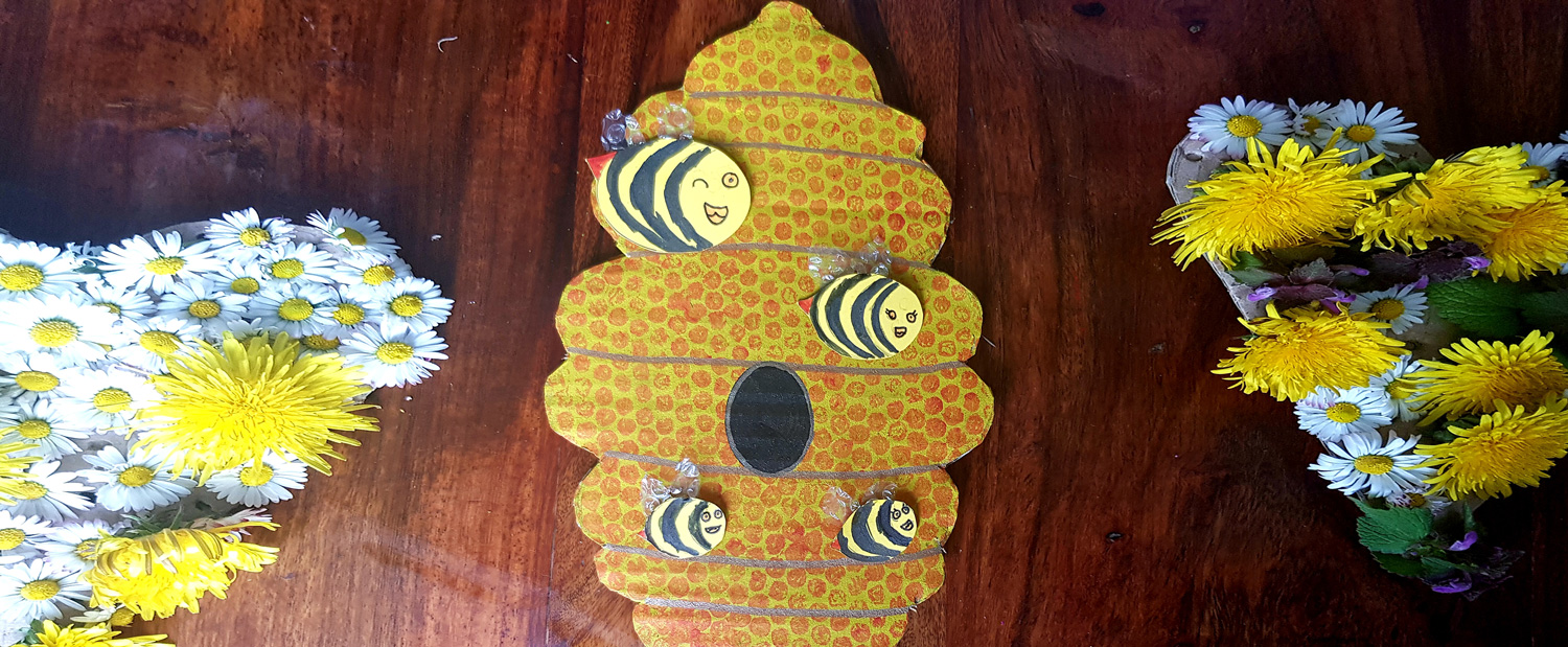 Bricolage ruche et ses abeilles avec du papier bulles Bricolage ruche et ses abeilles avec du papier bulles