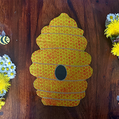 bricolage ruche avec les enfants : peinture, découpe,