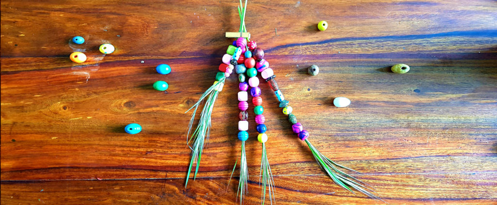 kids creation : création éphémère avec des perles