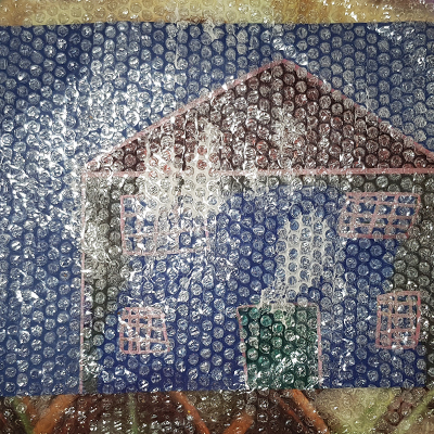 création neige avec de la peinture sur papier bulles sur la maison
