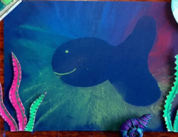 pochoir inversé poisson pastel sec