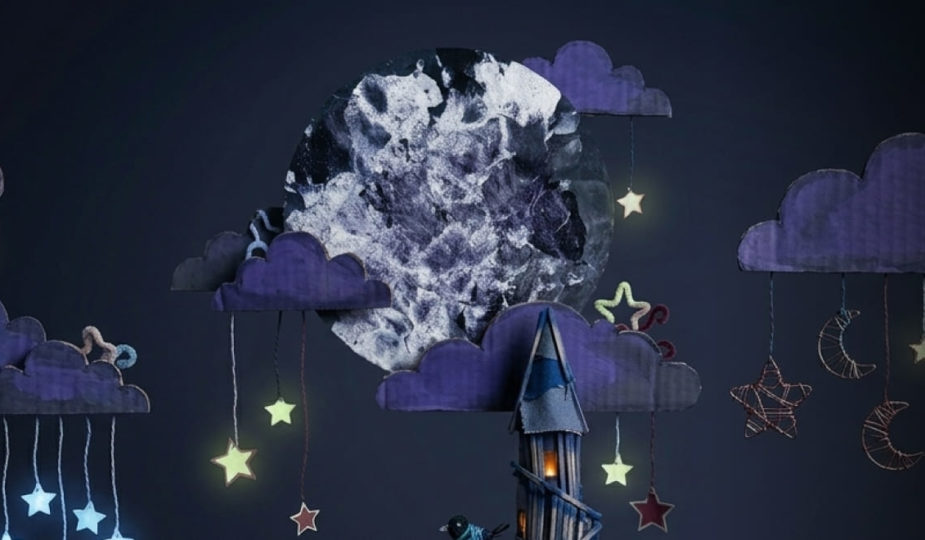 Décoration création lune en peinture
