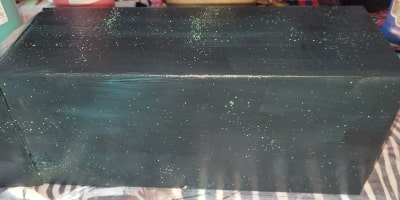 boite rangement peinture verte et noire, et paillettes