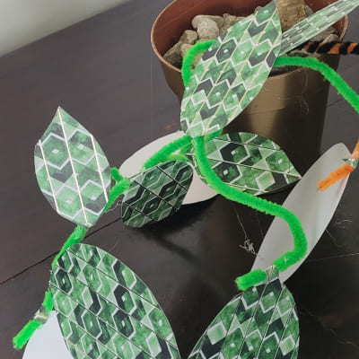 coller les feuilles pour créer plante verte