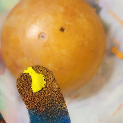 peinture sur boule à customiser pour réaliser un vif d'or