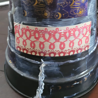 sticker feuilles à motifs sur pot de fleurs