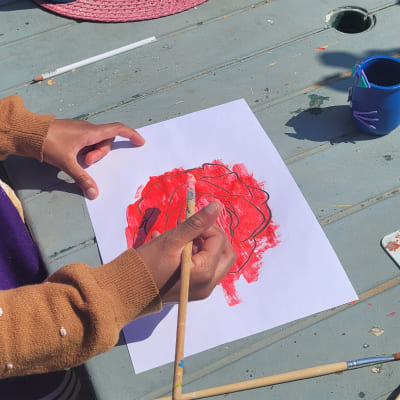 rose en rouge coloriage