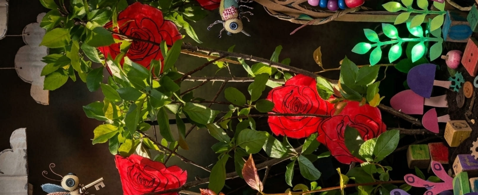 Peindre les roses en rouge - atelier enfant
